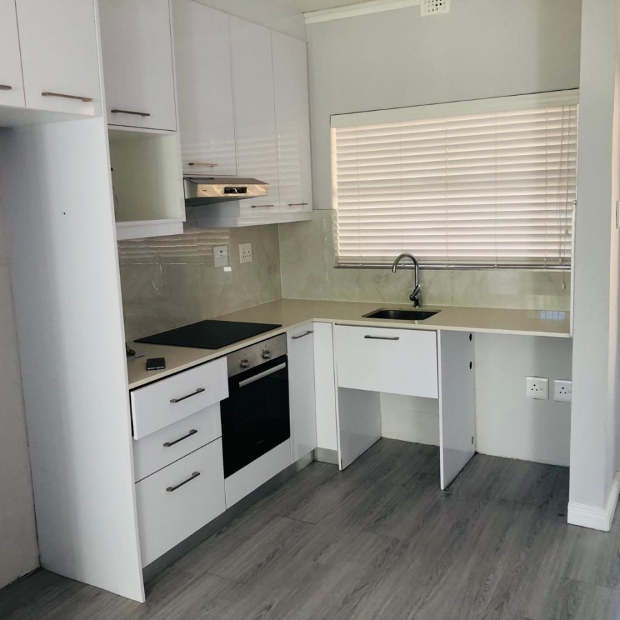 To Let 1 Bedroom Property for Rent in Green Point Western Cape